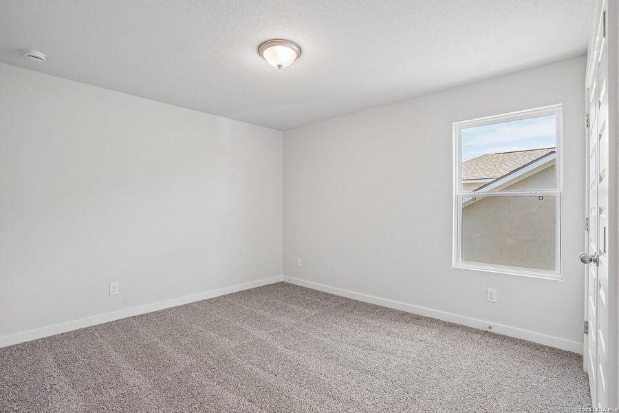Spacious, unfurnished interior of a new home in August Fields, New Braunfels (Image 16).