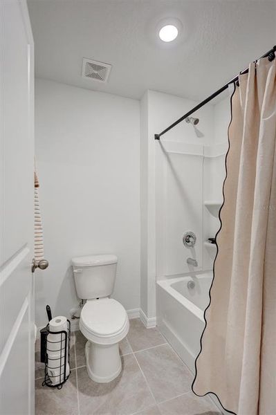 Furnished interior view inside a new home in , Tampa (Image 46).