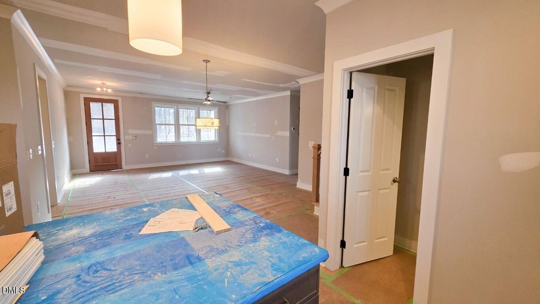 212 Rawhide (12) (Medium)