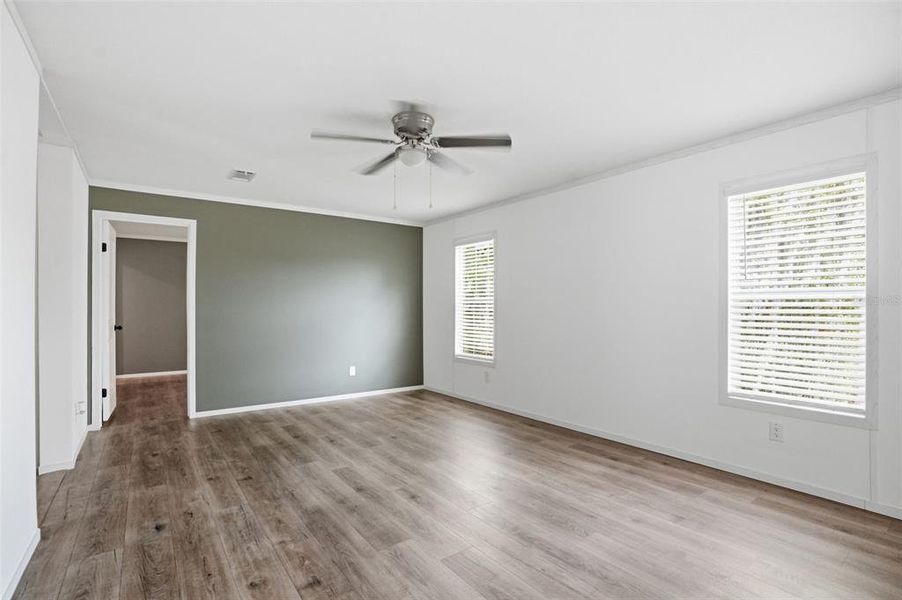 Spacious, unfurnished interior of a new home in , Weeki Wachee (Image 40).