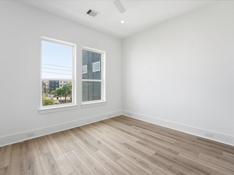 Spacious, unfurnished interior of a new home in , Houston (Image 23).