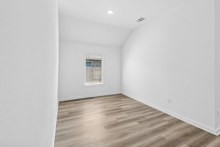 Spacious, unfurnished interior of a new home in Summerview, Fulshear (Image 21). Spacious, unfurnished interior of a new home in Summerview, Fulshear (Image 21).