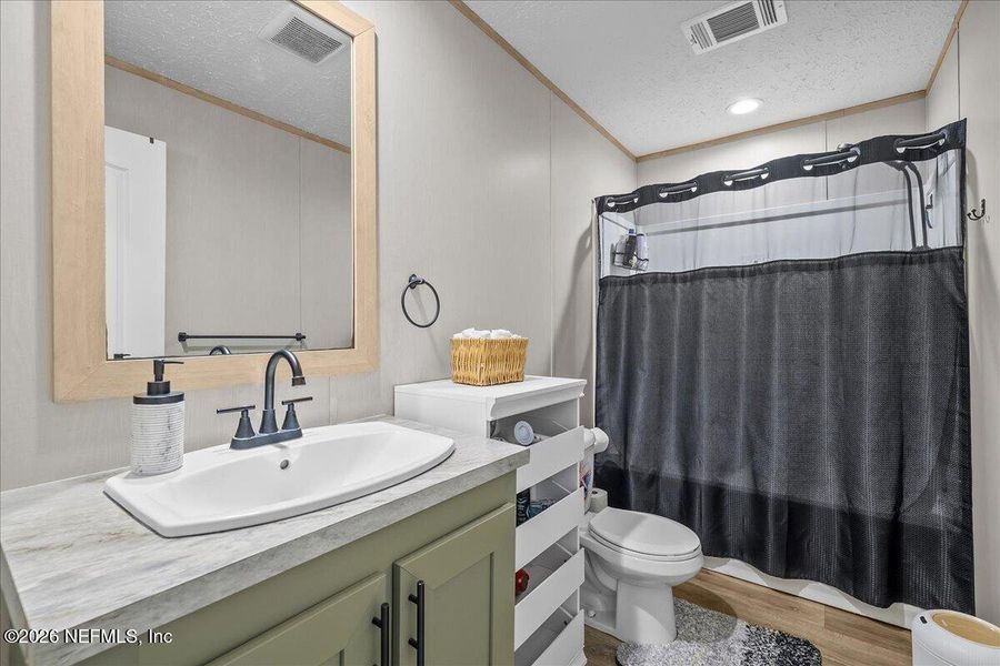 Furnished interior view inside a new home in , Palatka (Image 32).