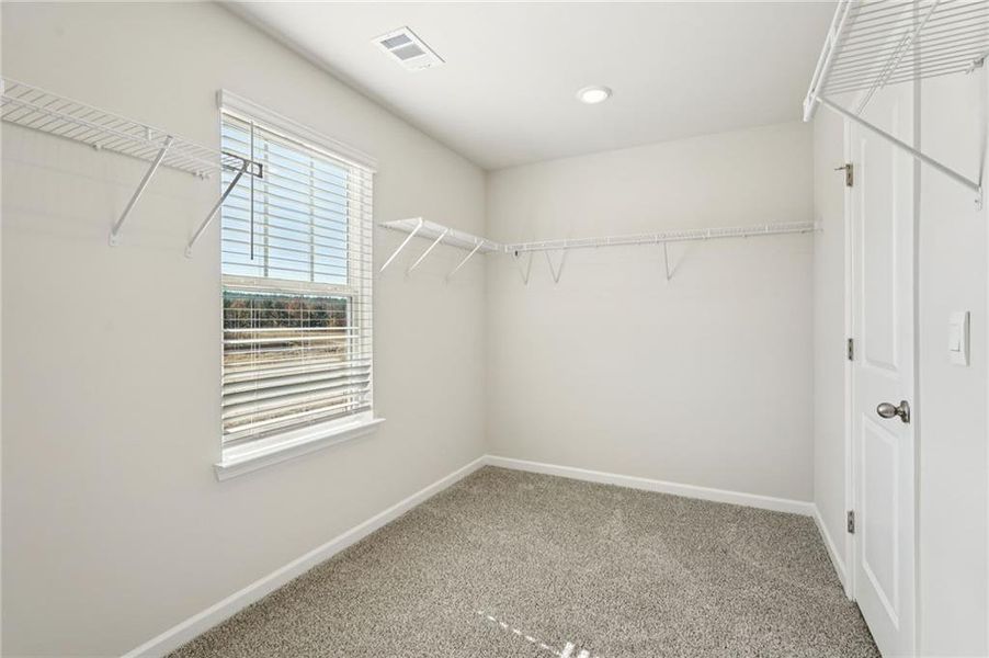 Spacious, unfurnished interior of a new home in Ivey Township, Dallas (Image 48).