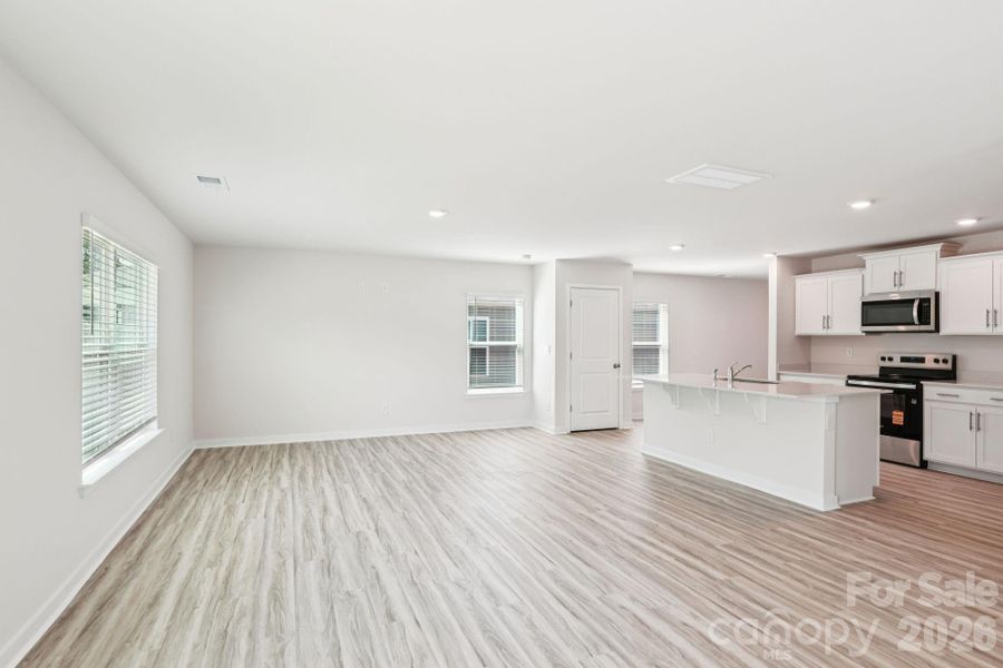 Spacious, unfurnished interior of a new home in Woodhaven at Chester, Chester (Image 16).