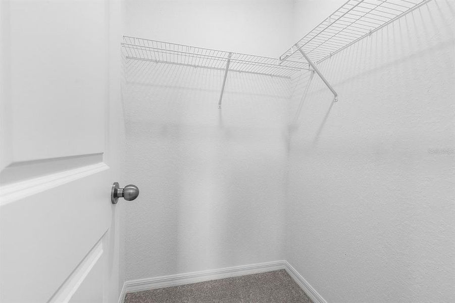 Spacious, unfurnished interior of a new home in , Bradenton (Image 10).