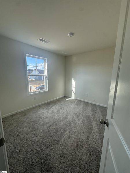 Spacious, unfurnished interior of a new home in Shiloh Trail, Wellford (Image 30).