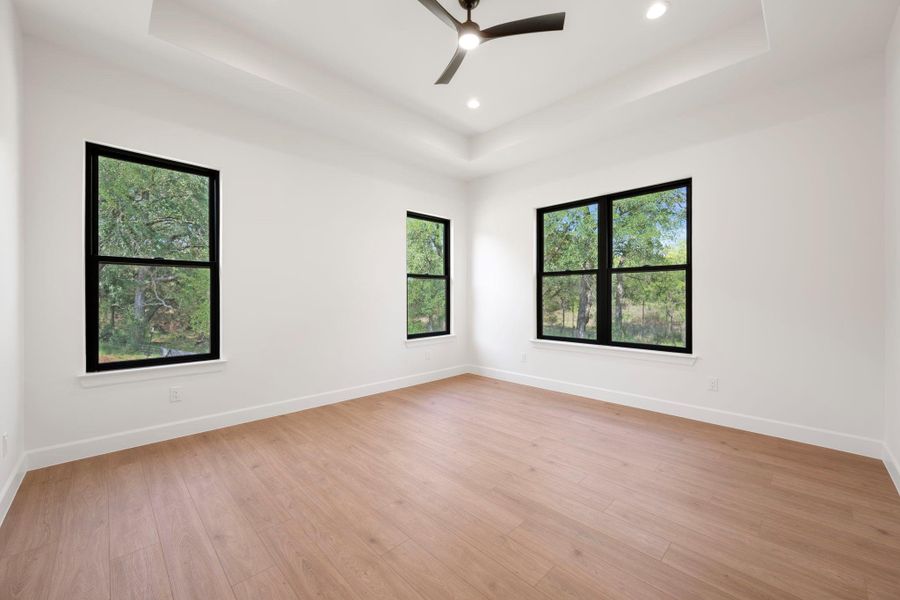 Spacious, unfurnished interior of a new home in , Horseshoe Bay (Image 28).