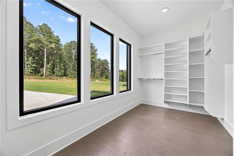 Spacious, unfurnished interior of a new home in , Auburn (Image 25).