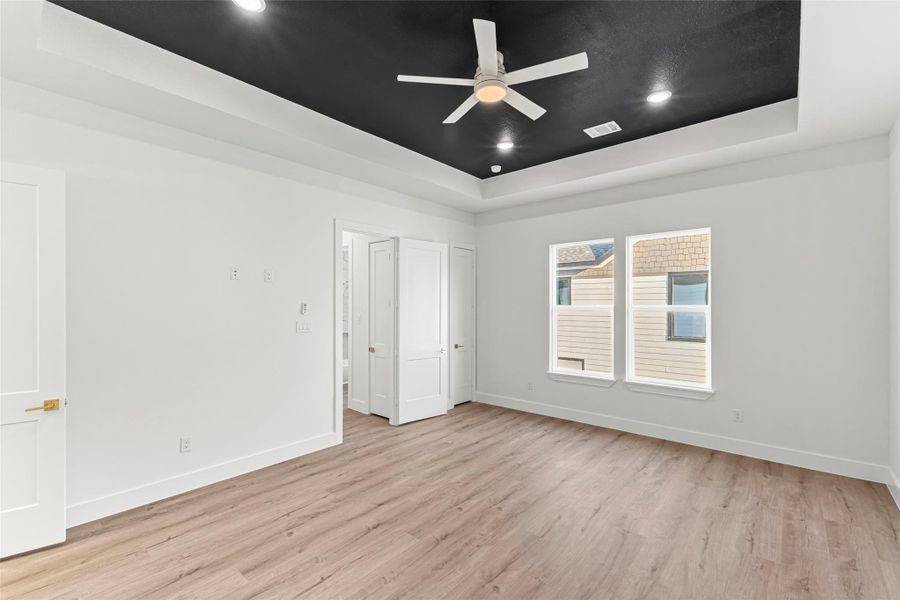 Spacious, unfurnished interior of a new home in , Houston (Image 9).