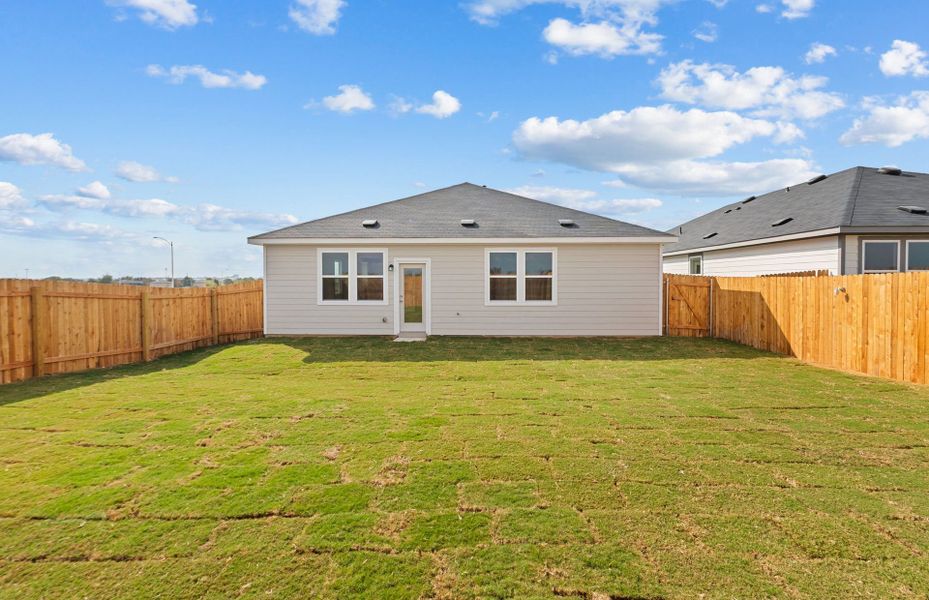 Exterior details and patio area of a home in Alto, San Marcos (Image 19).