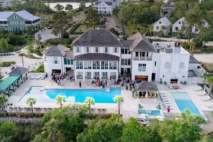 Image 10 of a home in .