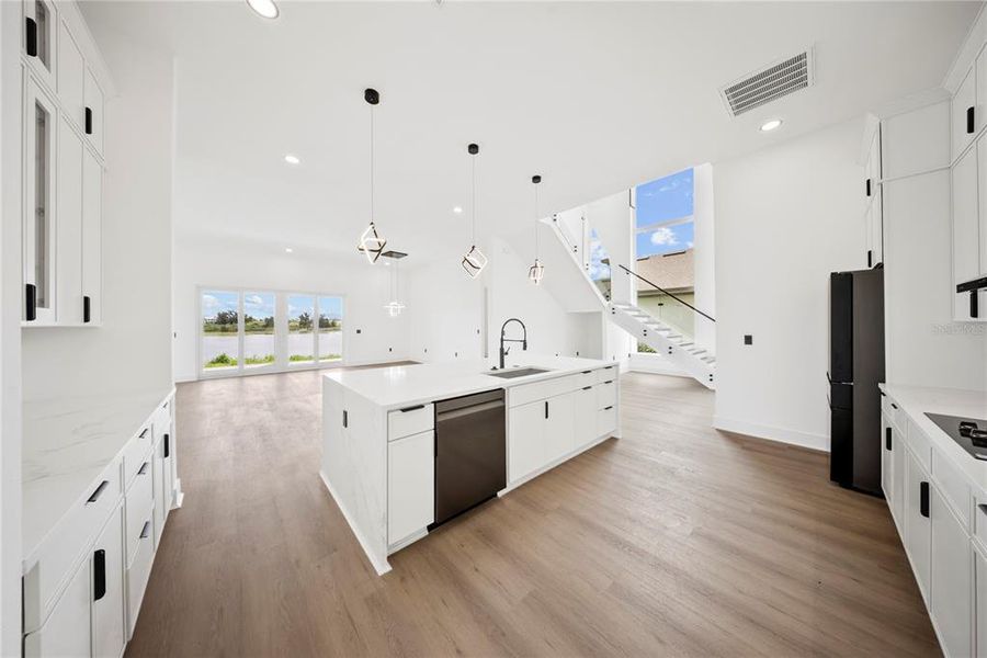 Furnished interior view inside a new home in , Lake Alfred (Image 9).