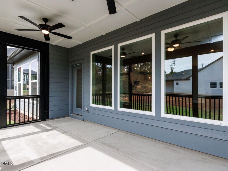 028-1280x960-porch 028-1280x960-porch