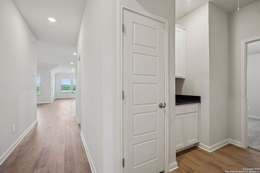 Furnished interior view inside a new home in Scenic Crest - Premier Series, Boerne (Image 7). Furnished interior view inside a new home in Scenic Crest - Premier Series, Boerne (Image 7).