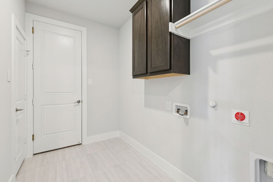 Representative unfurnished interior of a home built from the Statler by Centre Living Homes in Painted Tree Woodland West, McKinney (Image 30). Representative unfurnished interior of a home built from the Statler by Centre Living Homes in Painted Tree Woodland West, McKinney (Image 30).