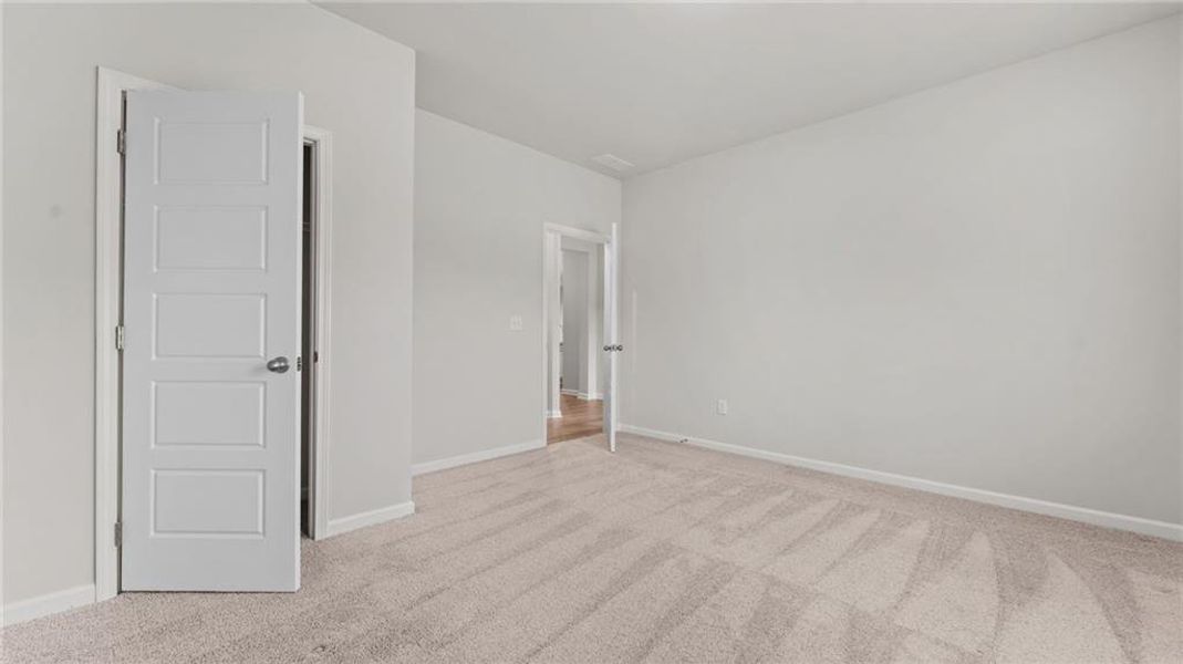 Spacious, unfurnished interior of a new home in Villages at Cedar Hill, Dallas (Image 45).