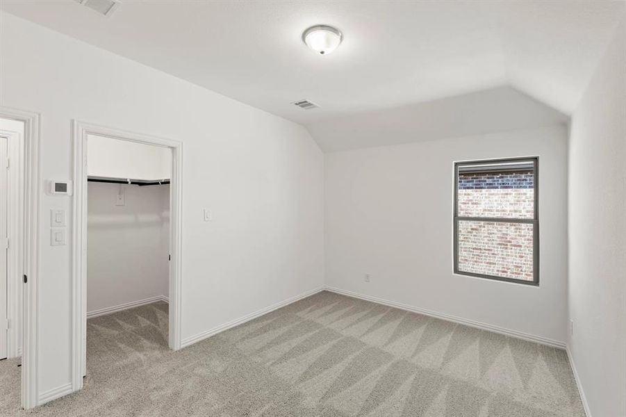 Spacious, unfurnished interior of a new home in Meadow Park, Melissa (Image 22).