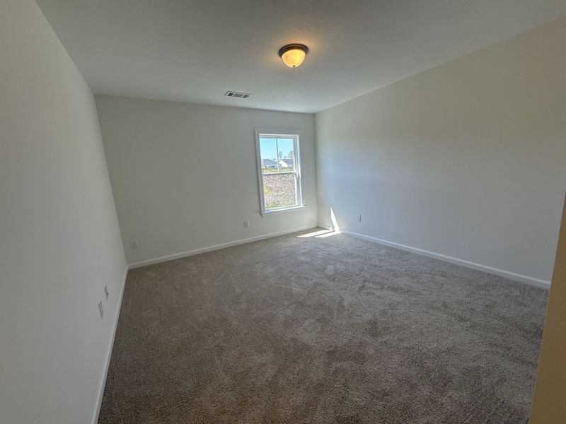 Spacious, unfurnished interior of a new home in Crawford Creek, Grovetown (Image 25).
