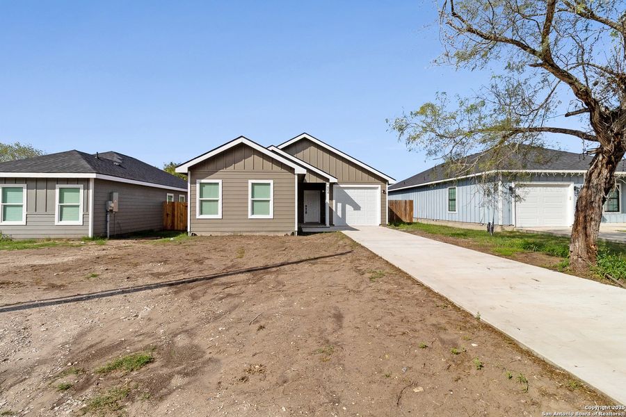 Front exterior of a new home in , Beeville, TX, highlighting curb appeal (Image 21). Front exterior of a new home in , Beeville, TX, highlighting curb appeal (Image 21).