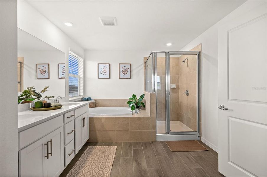 Furnished interior view inside a new home in Tuckers Cove, Punta Gorda (Image 36).