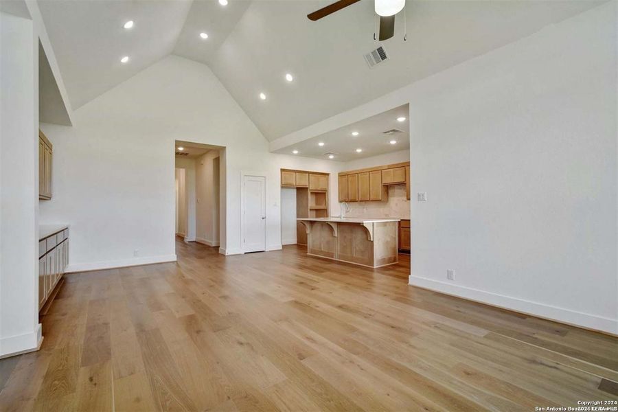Spacious, unfurnished interior of a new home in Alsatian Oaks, Castroville (Image 8).