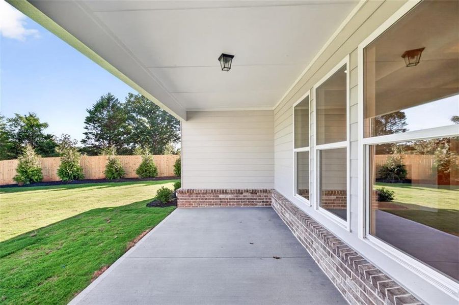 Exterior details and patio area of a home in , Gainesville (Image 4).