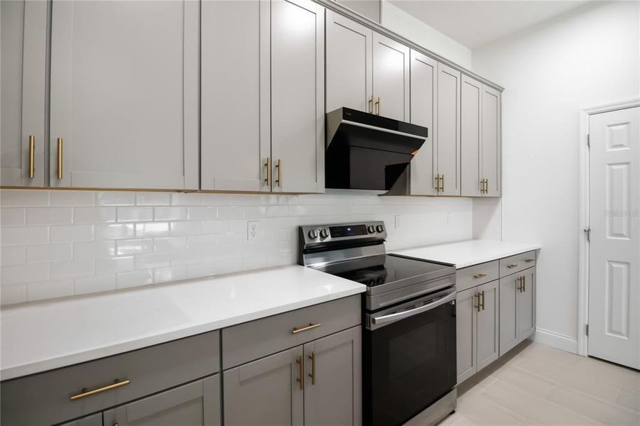 Furnished interior view inside a new home in Blue Diamond , Orlando (Image 35).