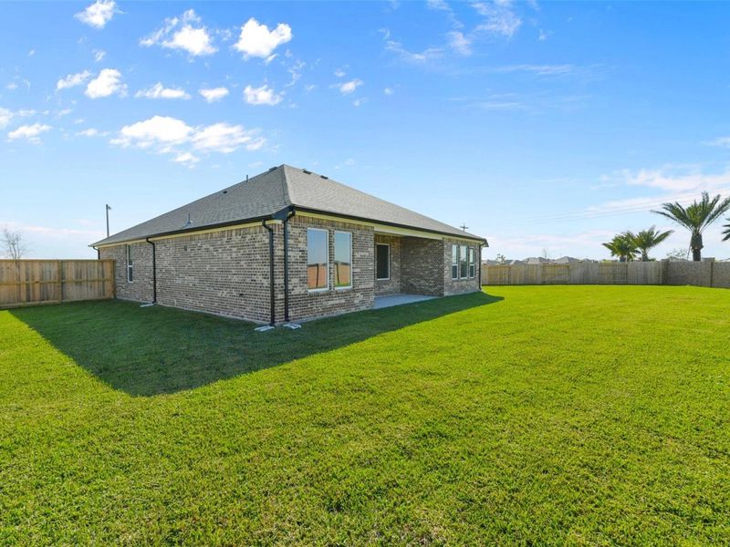 Exterior details and patio area of a home in Lago Mar, Texas City (Image 3). Exterior details and patio area of a home in Lago Mar, Texas City (Image 3).