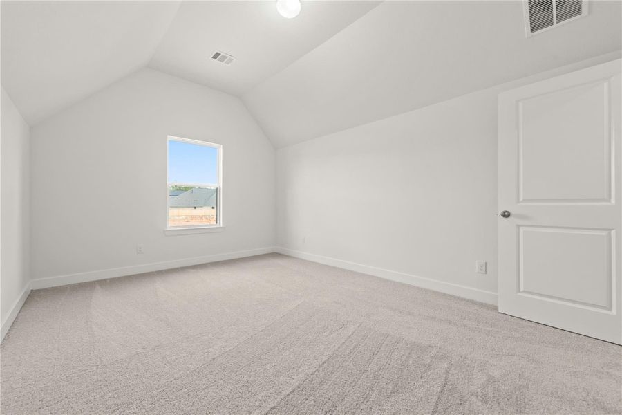 Spacious, unfurnished interior of a new home in Kresston - 65', Montgomery (Image 24).