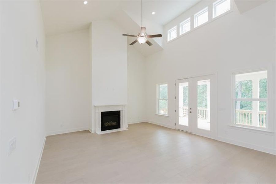 Spacious, unfurnished interior of a new home in , Gainesville (Image 32).
