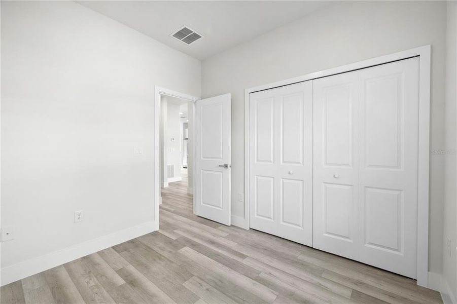 Spacious, unfurnished interior of a new home in , Ocala (Image 26).