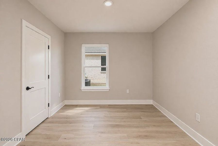 Spacious, unfurnished interior of a new home in College Station, Panama City (Image 16).