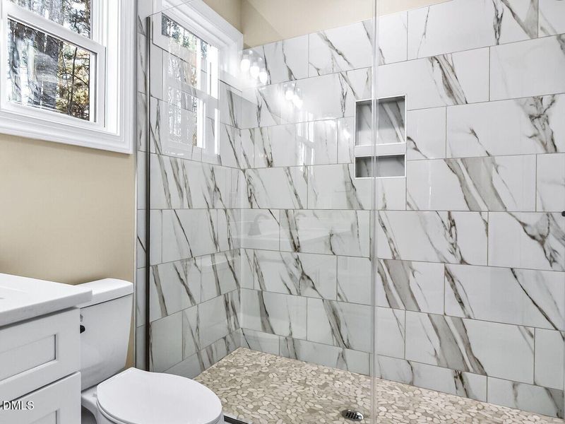 020-1280x960-bathroom