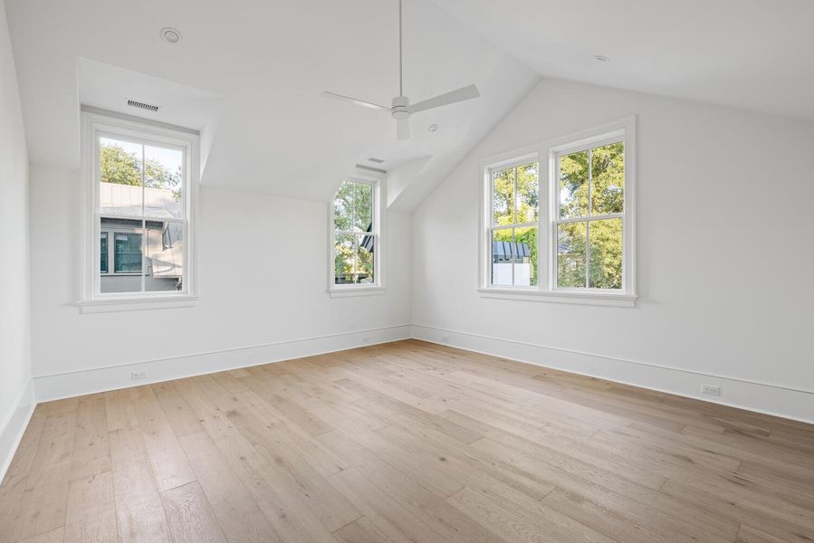 Spacious, unfurnished interior of a new home in , Mount Pleasant (Image 29).
