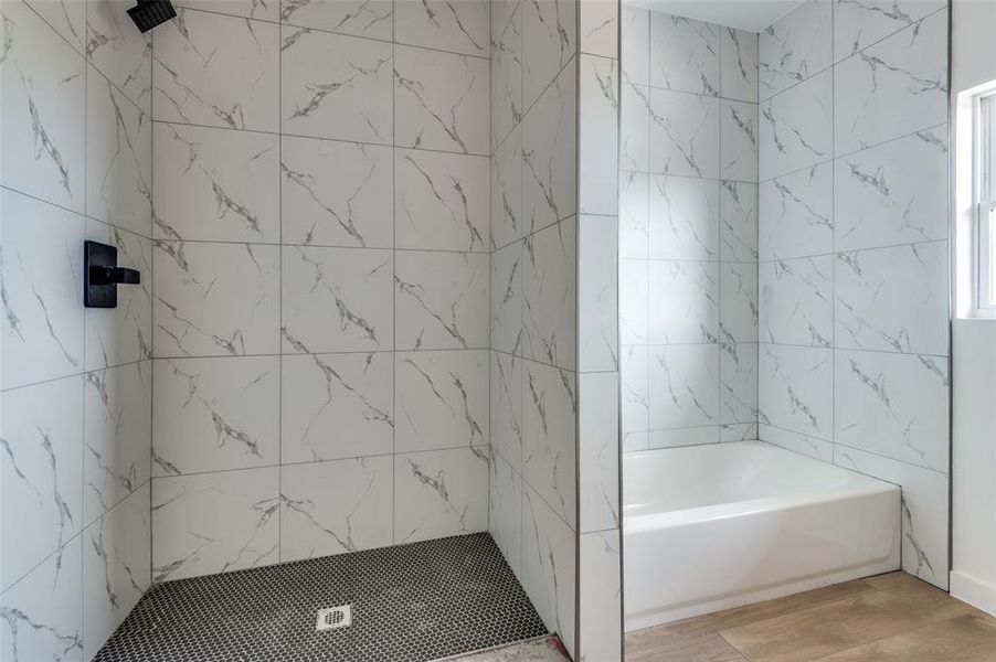 Customizable Primary Bathroom