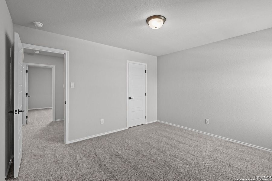 Spacious, unfurnished interior of a new home in Comanche Ridge, San Antonio (Image 65). Spacious, unfurnished interior of a new home in Comanche Ridge, San Antonio (Image 65).