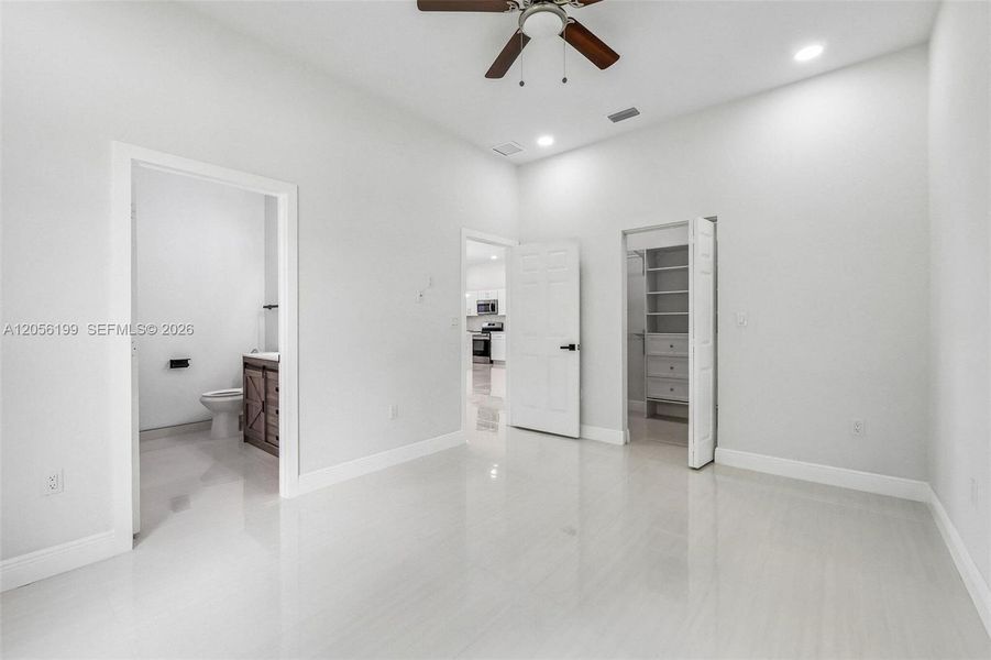 Spacious, unfurnished interior of a new home in , Fort Lauderdale (Image 31). Spacious, unfurnished interior of a new home in , Fort Lauderdale (Image 31).