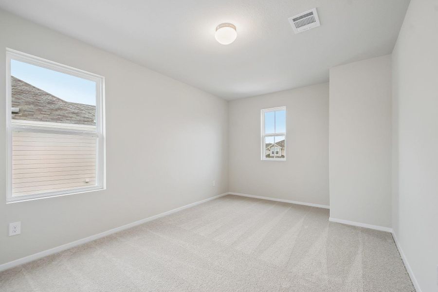 Spacious, unfurnished interior of a new home in Hymeadow, San Marcos (Image 19).