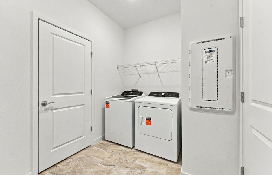 Furnished interior view inside a new home in Evergreen, Thonotosassa (Image 8).