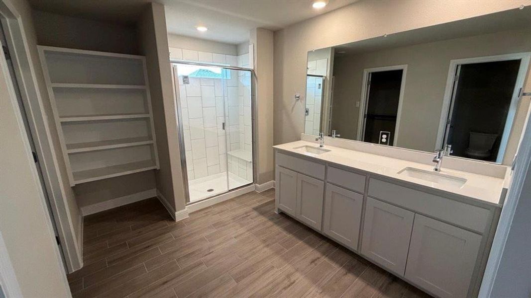 Furnished interior view inside a new home in Shannon Creek, Burleson (Image 8).