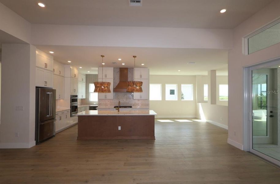 Furnished interior view inside a new home in Palmera Wellen Park – Executive Series, Venice (Image 13). Furnished interior view inside a new home in Palmera Wellen Park – Executive Series, Venice (Image 13).