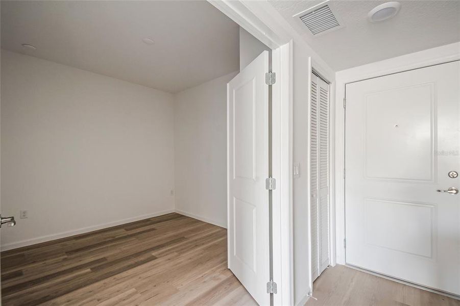 Spacious, unfurnished interior of a new home in , Orlando (Image 30).