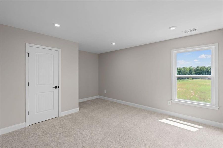 Spacious, unfurnished interior of a new home in Hidden Fields, Hoschton (Image 34).