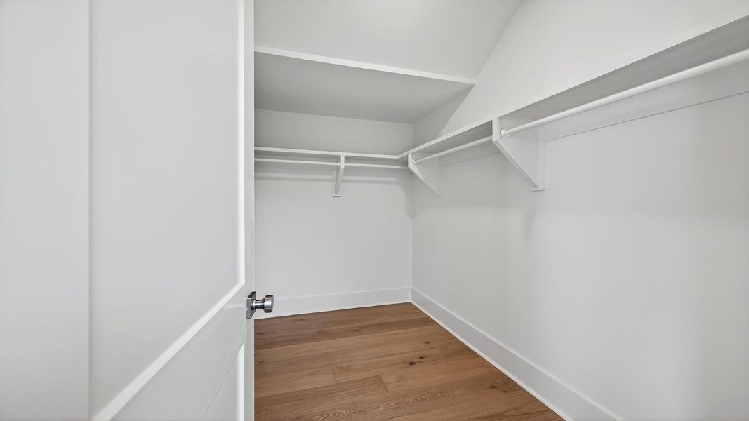 Spacious, unfurnished interior of a new home in Grants Court, Charleston (Image 22).