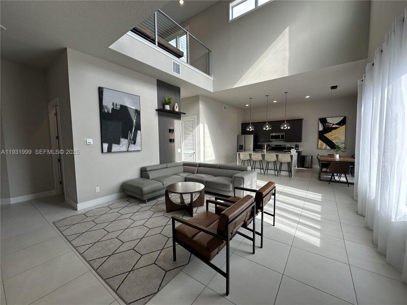 Furnished interior view inside a new home in , Kissimmee (Image 10).