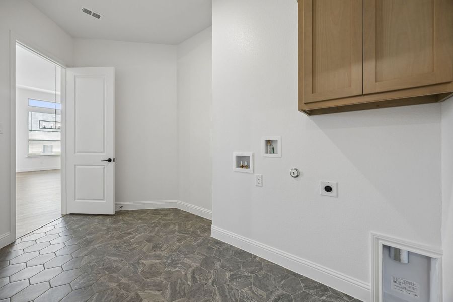 Spacious, unfurnished interior of a new home in Joshua Meadows, Joshua (Image 25).