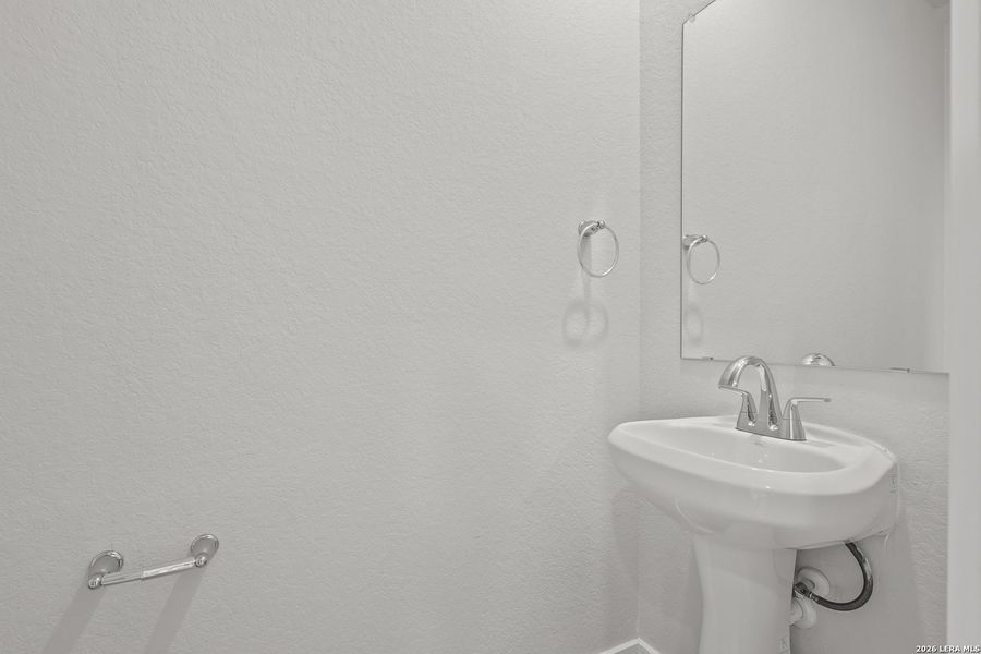 Close-up of interior finishes inside a home in Senna, Leon Valley (Image 15).