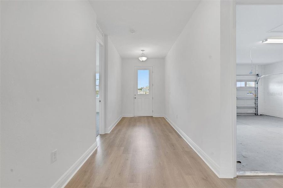 Spacious, unfurnished interior of a new home in Reserve at Hammock Oaks, Lady Lake (Image 34). Spacious, unfurnished interior of a new home in Reserve at Hammock Oaks, Lady Lake (Image 34).