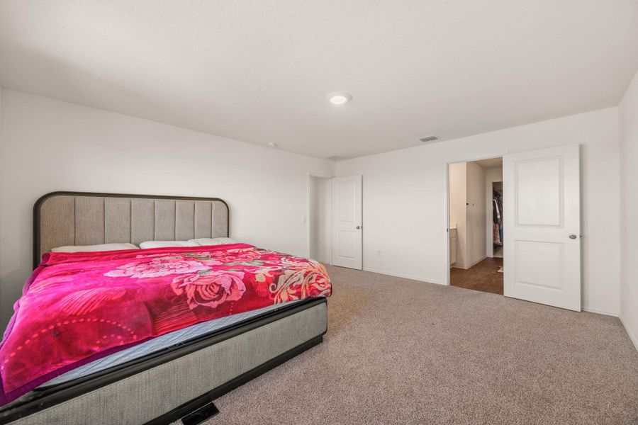 Furnished interior view inside a new home in Palomino, Manor (Image 27). Furnished interior view inside a new home in Palomino, Manor (Image 27).